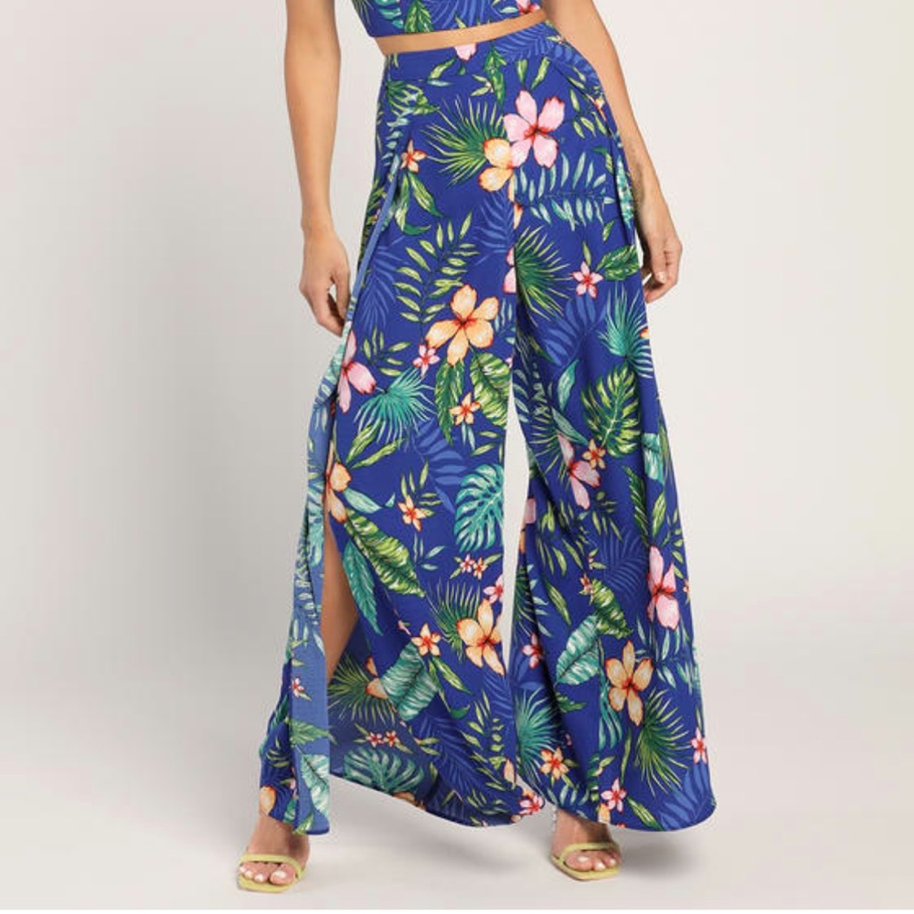 NWT Lulu’s Exotic Locales Blue Tropical Print Flyaway Pants